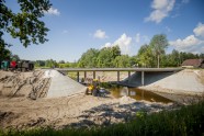 Būvē jaunu tiltu pār Vircavu  - 11
