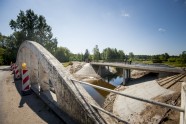 Būvē jaunu tiltu pār Vircavu  - 12