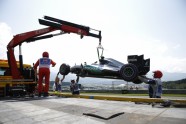 Rosbergs avarē Austrijas F-1 posma trešajā treniņbraucienu sesijā - 4