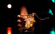 alkohols rums viskijs glāze