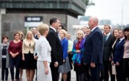 Valsts prezidents atstāj pagaidu rezidenci Melngalvju namā un ievācas Rīgas pilī  - 8