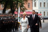 Valsts prezidents atstāj pagaidu rezidenci Melngalvju namā un ievācas Rīgas pilī  - 18