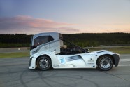 'Volvo' kravas auto uzstādā ātruma rekordu - 2