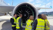 'airBaltic' testē jauno 'Bombardier' lidmašīnu - 8