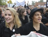 Sievietes Vasršavā protstē pret abortu aizliegumu  - 4