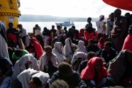 Itālijas krasta apsardzed Vidusjūrā izglābj migrantus - 3