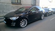 Elektroauto sedans Tesla model S Latvijā vairs nav jaunums, bet džips Tesla model X ir kaut kas vēl neredzēts.