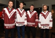 Hokejs: Latvijas hokeja izlases jauno formu prezentācija
