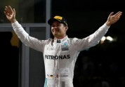 Rosbergs līksmo par uzvaru F-1 sezonā - 3