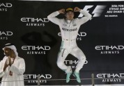 Rosbergs līksmo par uzvaru F-1 sezonā - 10