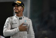 Rosbergs līksmo par uzvaru F-1 sezonā - 13