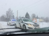 Uz Pleskavas šosejas avarējis policijas auto - 4