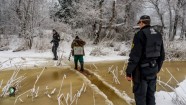 Pašvaldības policija pārbauda kārtību uz ledus - 37