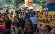 Protesti pret Trampa rīkojumu neielaist migrantus ASV - 1