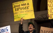 Protesti pret Trampa rīkojumu neielaist migrantus ASV - 13