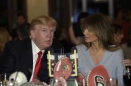 Donalds un Melānija Trampi "Super Bowl" ballītē - 4