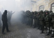 protestētāju sadursme ar policiju Kijevā - 1