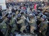 protestētāju sadursme ar policiju Kijevā - 7
