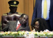 Roberts Mugabe svin 93. jubileju - 5