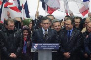 Francijā ielās iziet Fijona atbalstītāji un pretinieki - 4