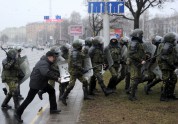 Baltkrievijā policija aiztur cilvēkus - 6