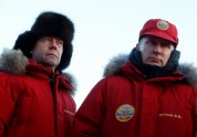 Putins, Medvedevs un Šoigu Arktikā