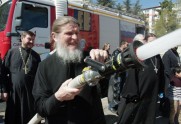 Krimas mācītāji dzēš uguni  - 2