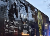 Sprādzienā cieš futbola komandas 'Borussia Dortmund' autobuss - 12