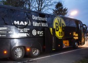 Sprādzienā cieš futbola komandas 'Borussia Dortmund' autobuss - 22