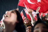 Pēc referenduma Turcijā svin un protestē - 15