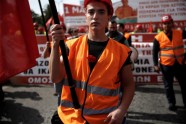Streiks un demonstrācijas pret jauniem taupības pasākumiem Grieķijā - 10