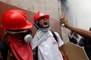 Venecuēlā turpinās protesti - 4