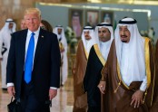 Donalds Tramps vizītē Saūda Arābijā - 20