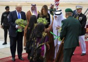 Donalds Tramps vizītē Saūda Arābijā - 24