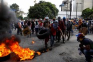 Karakasā protestē pret Maduro - 2