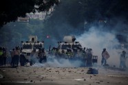 Karakasā protestē pret Maduro - 3