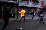 Karakasā protestē pret Maduro - 7