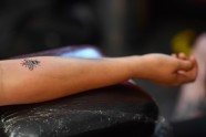 Bites tetovējumi Mančestrā kā solidaritāte - 3