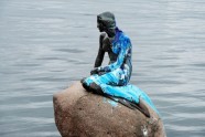 Kopenhāgenas nāriņas skulptūra nokrāsota zilā krāsā - 5