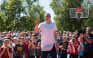 Kristaps Porziņģis atklāj basketbola laukumu Liepājā - 26
