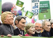 Hamburgā protestē pret G20 - 14