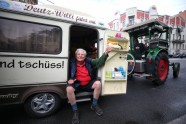 81 gadu vecs vācietis ar traktoru aizbrauc līdz Sanktpēterburgai - 11