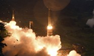 Ziemeļkorejā līksmo par jaunās raķetes izmēģinājumu - 14