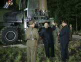 Ziemeļkorejā līksmo par jaunās raķetes izmēģinājumu - 16