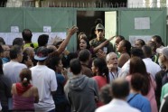 Venecuēlā cilvēku simti vēlē Konstitucionālās sapulces vēlēšanās - 3