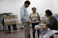 Venecuēlā cilvēku simti vēlē Konstitucionālās sapulces vēlēšanās - 4