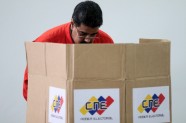 Venecuēlā cilvēku simti vēlē Konstitucionālās sapulces vēlēšanās - 7