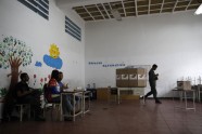 Venecuēlā cilvēku simti vēlē Konstitucionālās sapulces vēlēšanās - 9