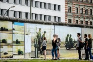 Izstāde ‘Viņpus sienai’ Berlīnes mūra vēsturiskajā vietā - 9