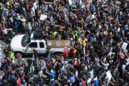 Bostonā demonstrācijā pret rasismu piedalās 40 000 cilvēku - 10